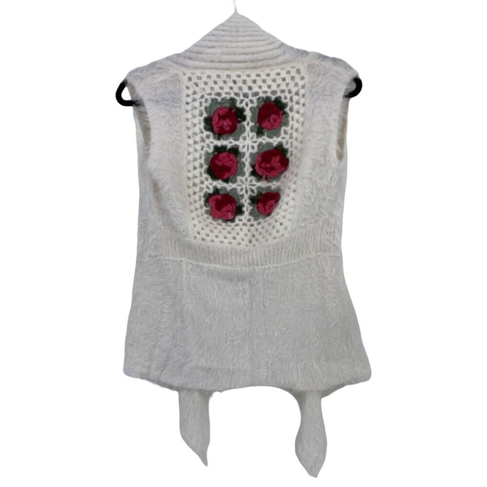 Vintage Concept Floral Rose Crochet Square Fuzzy Sweater Vest White